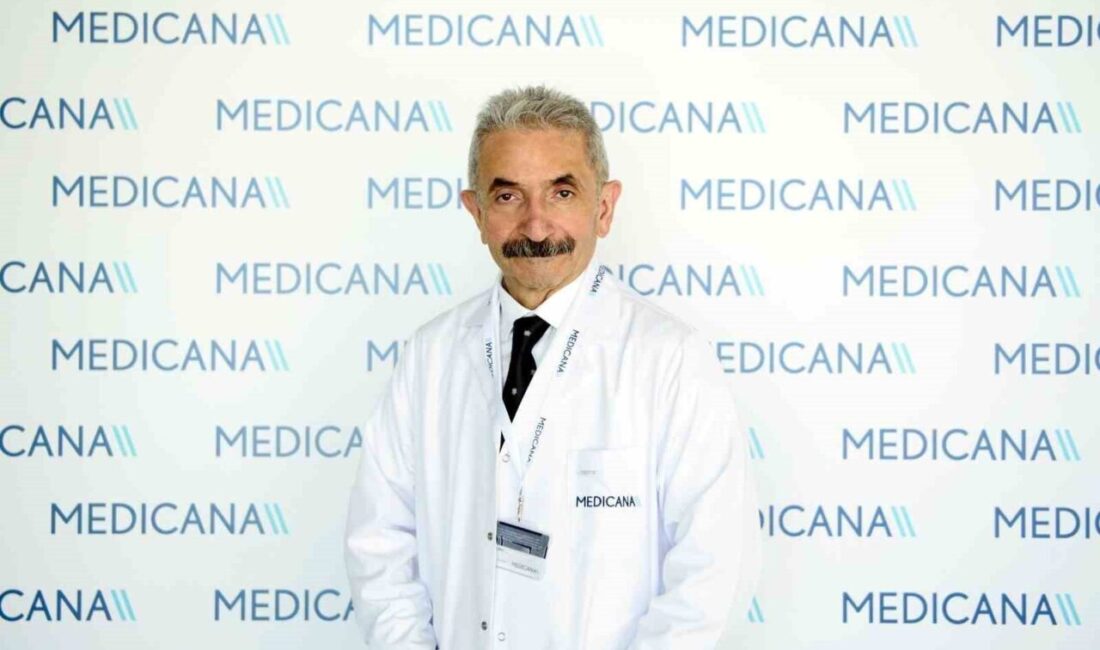 Sıcaklar etkisini sürdürürken havuzlar da vatandaşların serinleme alternatifleri arasında yer