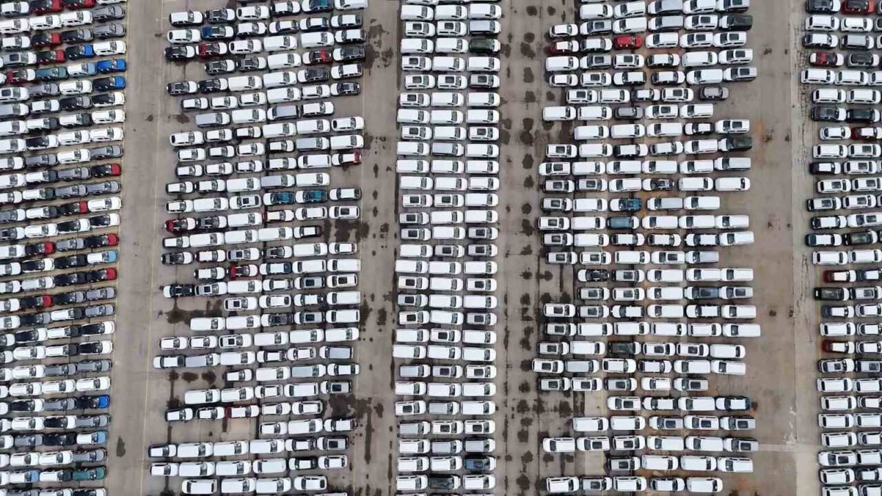 İstanbul’un en önemli limanlarından biri olan Haydarpaşa Limanı’na, gemilerle getirilen