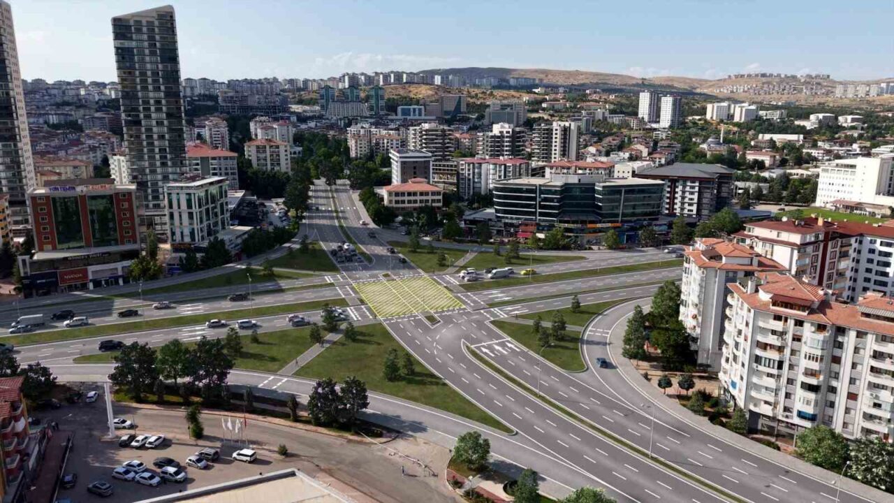 Elazığ’da Hazardağlı Kavşağı’nda başlatılan yeni nesil kavşak düzenleme çalışmaları tamamlanma