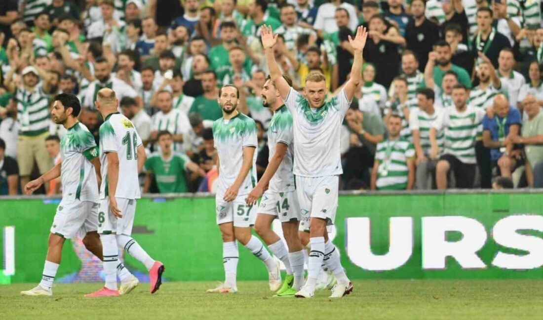 Bursaspor yeni sezon öncesi hazırlıkları çerçevesinde sahasında Eskişehirspor’u konuk etti.