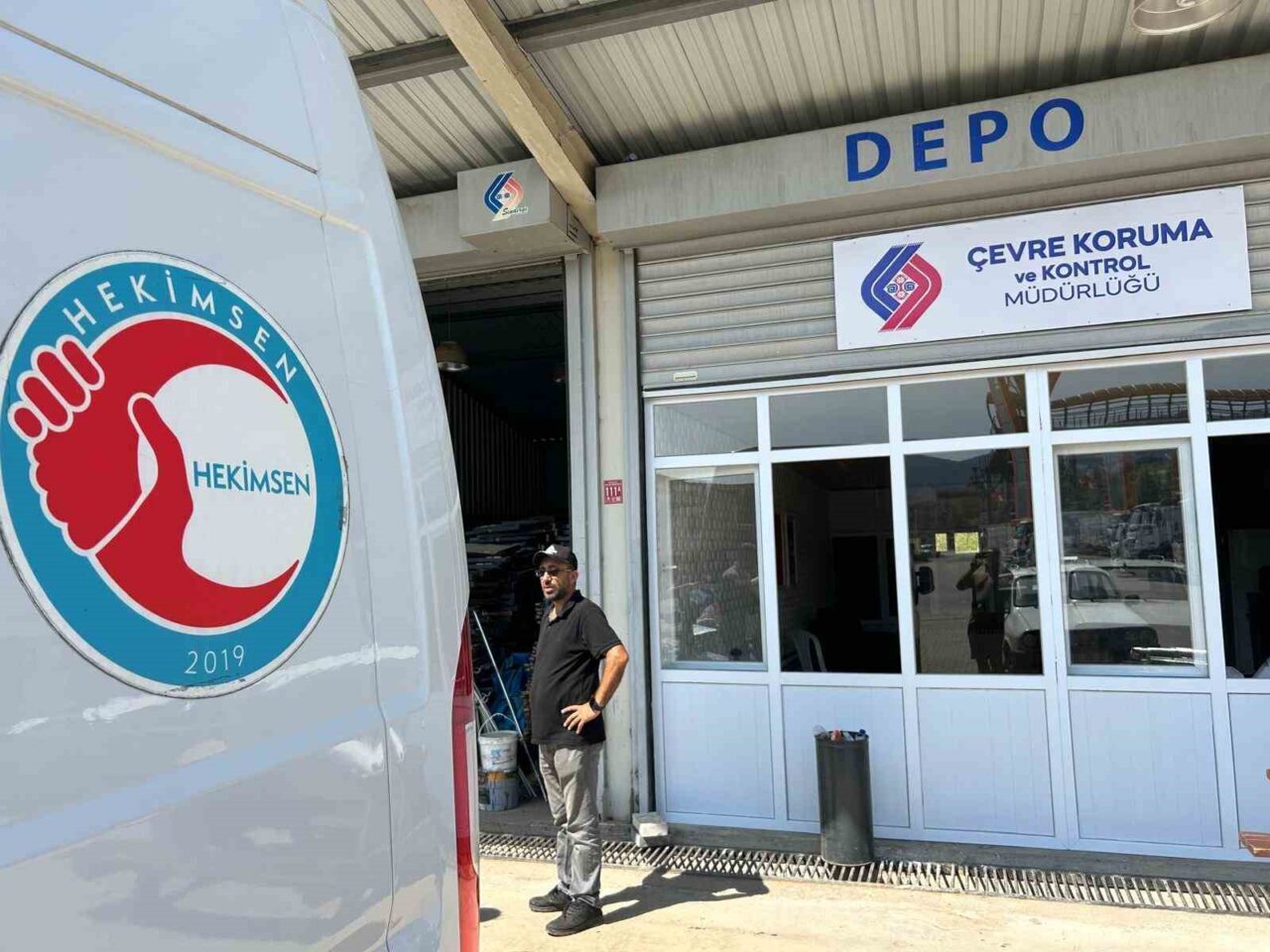 Balıkesir’in Sındırgı ilçesinde meydana gelen depremin ardından HEKİMSEN, bölgedeki ihtiyaçları