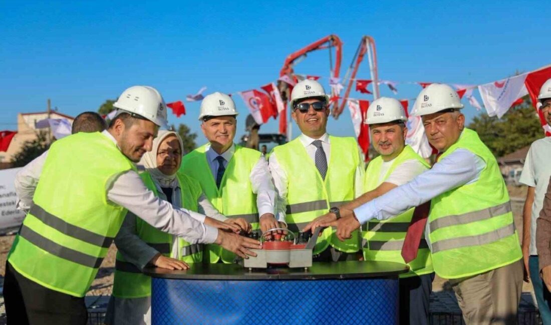 Düzce’de pazaryerinde yer bulamayan tuhafiyeciler için yeni pazaryerinin yanında kapalı