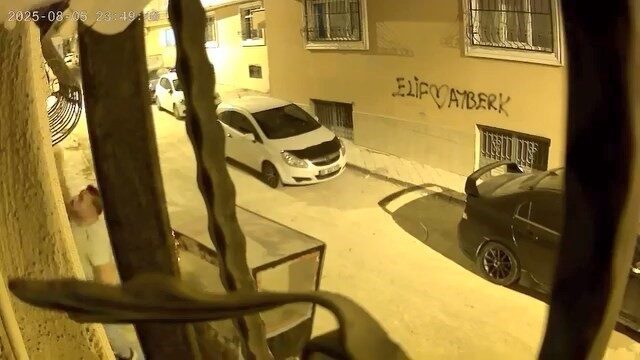 Elazığ’da kimliği belirsiz bir şahıs, hırsızlık yapmak için çıktığı bir