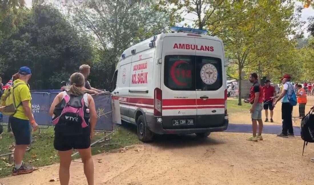 2025 Uluslararası Asya ve Avrupa Triatlon Şampiyonası’nda yarışan 64 yaşındaki