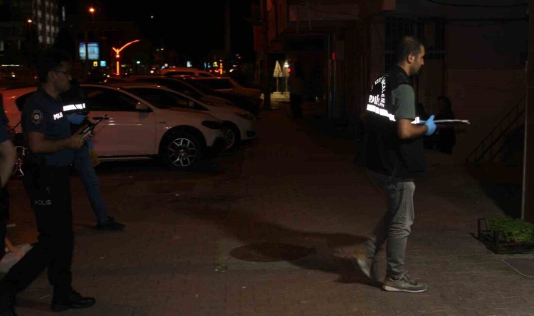 Kayseri’nin Melikgazi ilçesinde çiçekçi dükkanının sahibi, husumetlisi olduğu iddia edilen