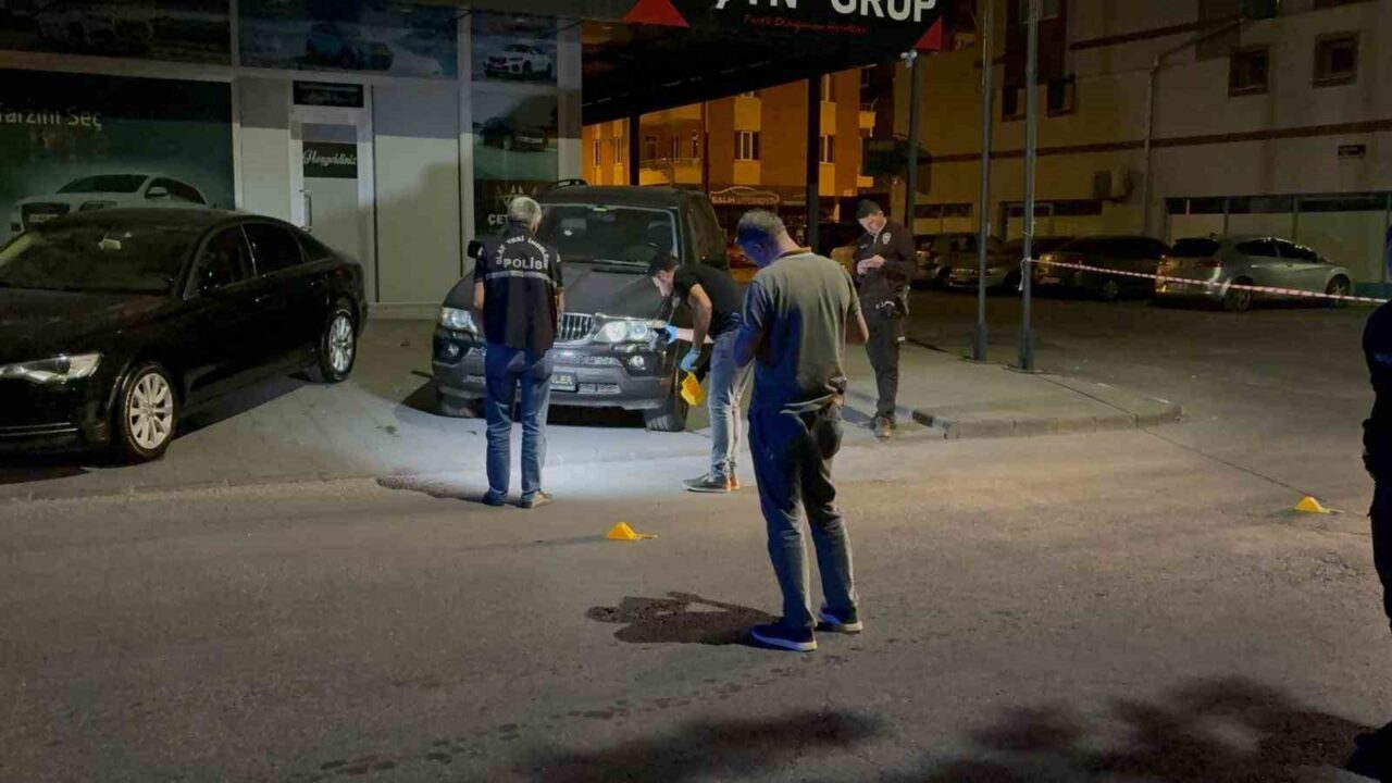 Kayseri’de, husumetli olduğu kişiye ait önce evi ve evin önündeki