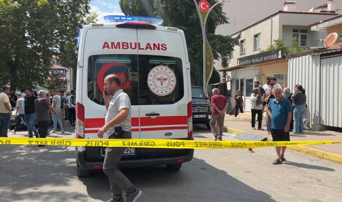 Burdur’un Bucak ilçesinde husumetlisine kurşun yağdıran şahıs, olay yerinden geçen