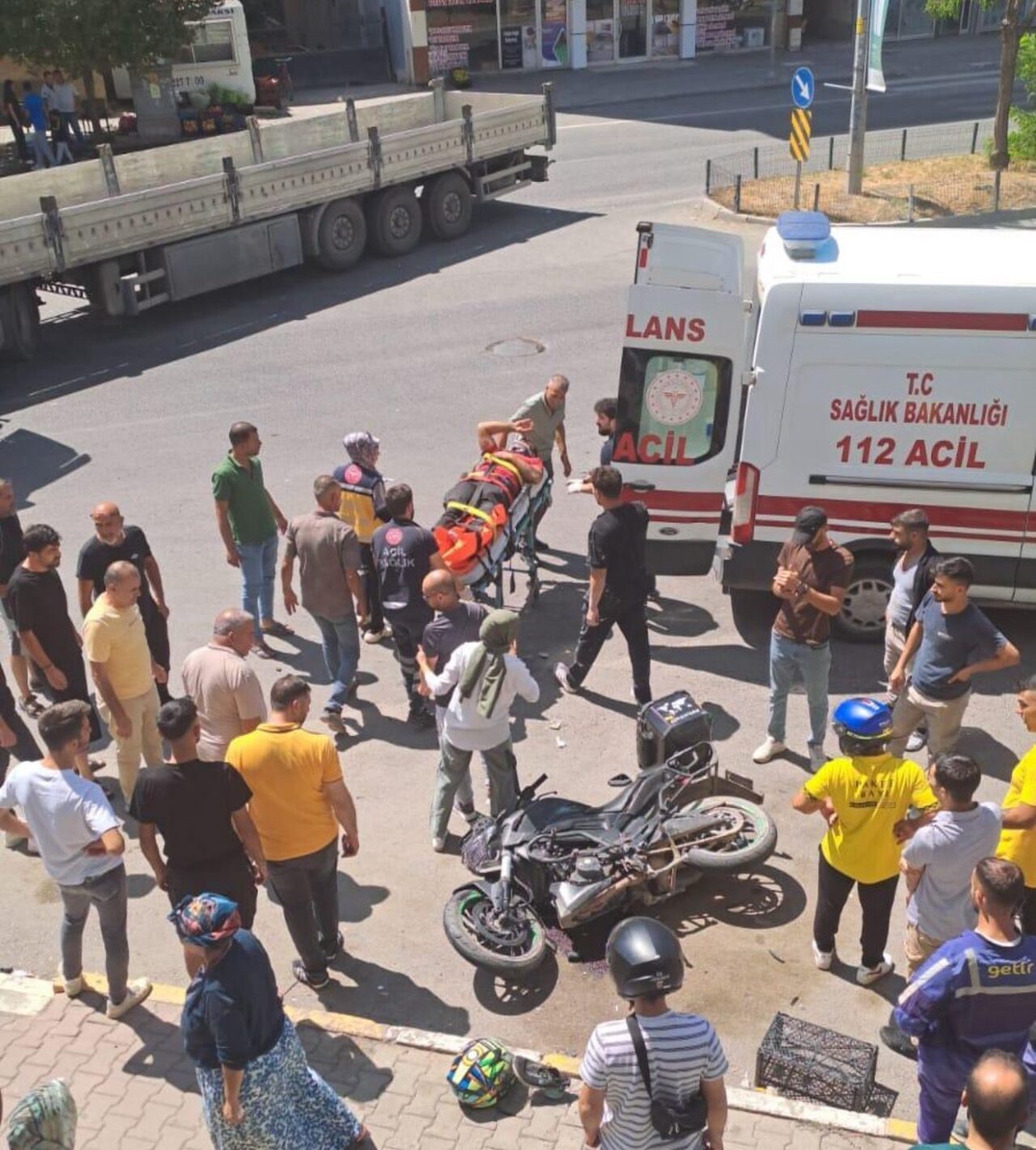 Iğdır’ın Emek Mahallesi’nde Karaağaç Kampüsü civarında meydana gelen trafik kazasında
