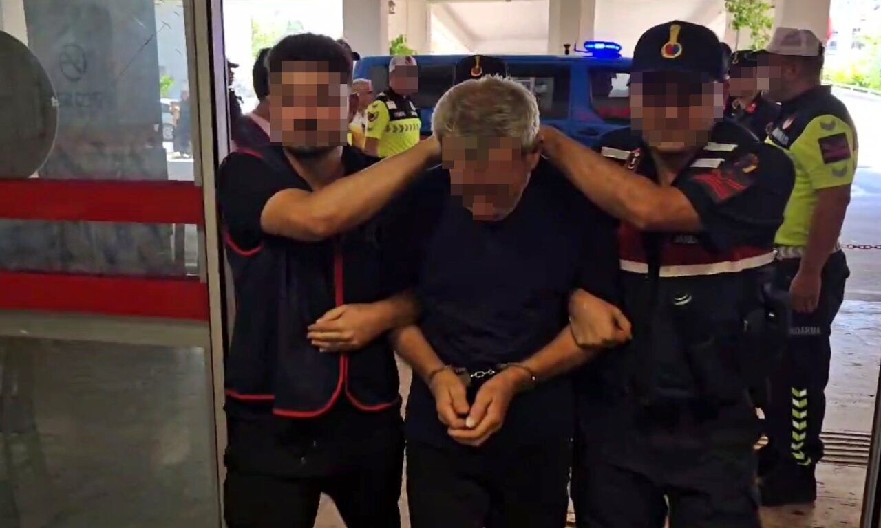 Antalya’nın Finike ilçesinde serada çalıştıkları sırada silahlı saldırı sonucu hayatının