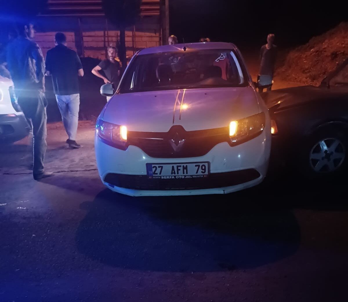 Adıyaman’ın Gölbaşı ilçesinde iki otomobilin çarpışması sonucu 2 kişi yaralandı.
