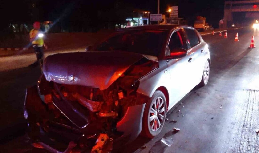 Afyonkarahisar’da iki otomobilin çarpışması sonucu meydana gelen trafik kazasında 9