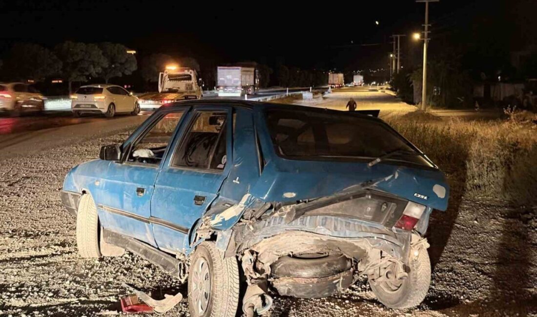 Afyonkarahisar’da iki otomobilin çarpışması sonucu meydana gelen trafik kazasında 2