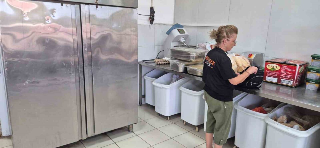 Aydın’ın Söke ilçesinde çalışmalarını sürdüren ilçe tarım ekipleri, eşzamanlı olarak