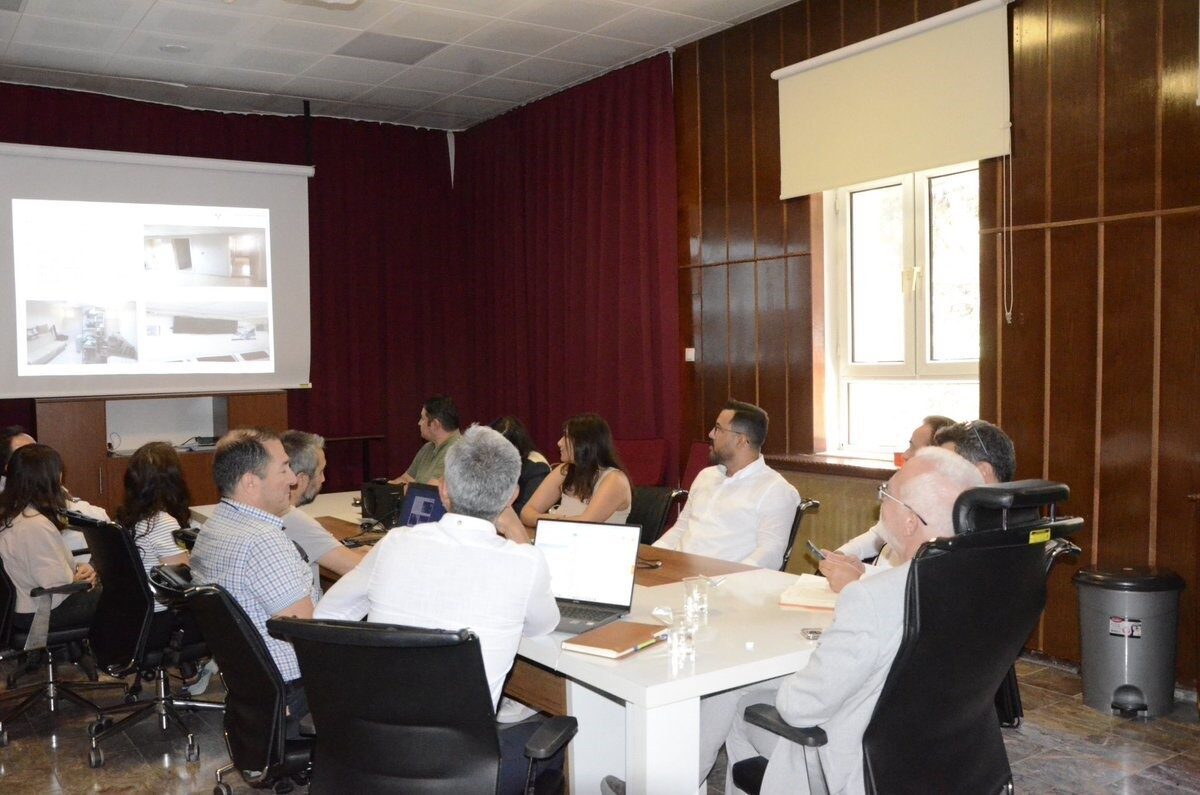 Eskişehir’de ilçelerde sunulan sağlık hizmetleri ve yürütülen yatırımların değerlendirildiği kapsamlı
