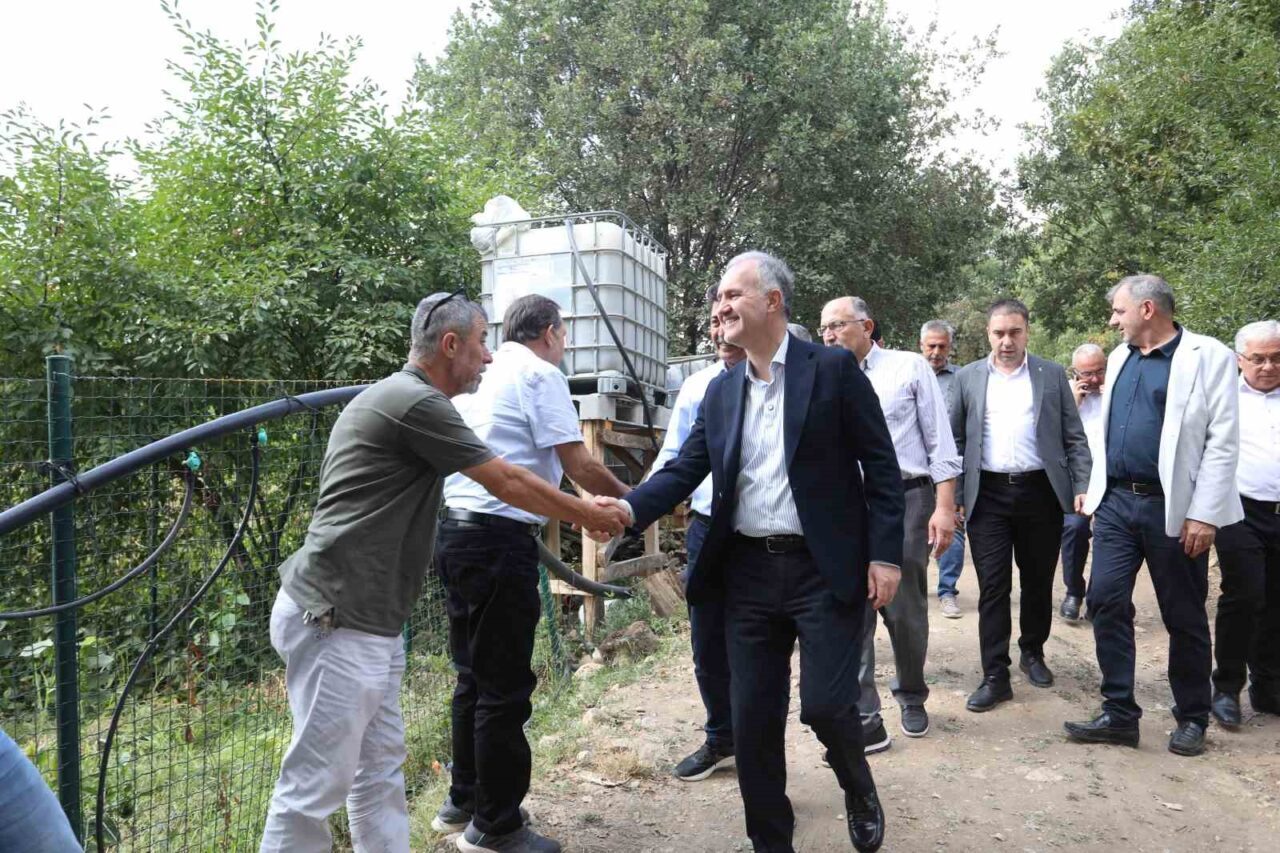 İnegöl’de 12 bin koloni ile yapılan bal üretiminde hasat başladı.