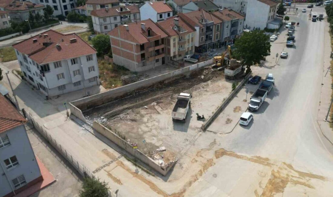 Bursa İnegöl Belediyesi, Ertuğrulgazi Mahallesinde atıl vaziyette bulunan boş alanda