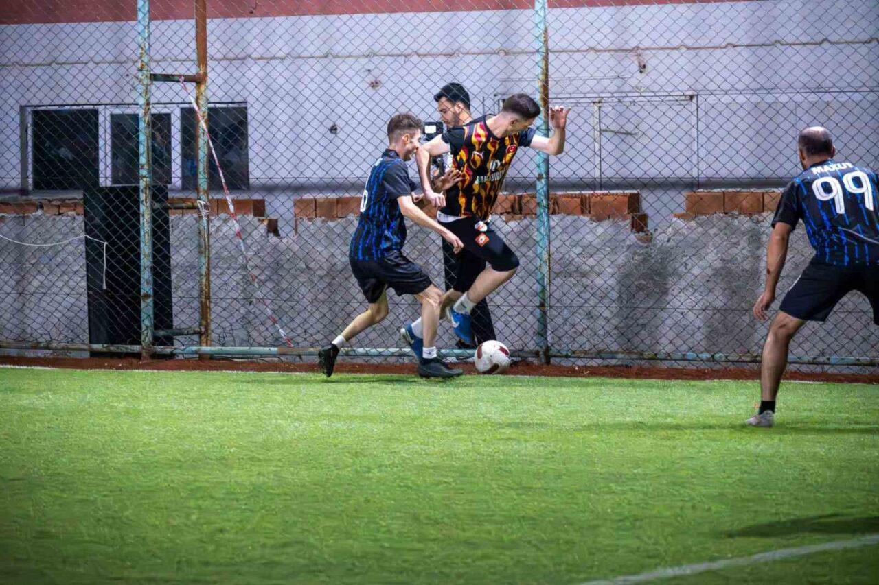 Eskişehir İnönü’de 240 sporcunun mücadele ettiği turnuvanın finalinde Manda Birliği,