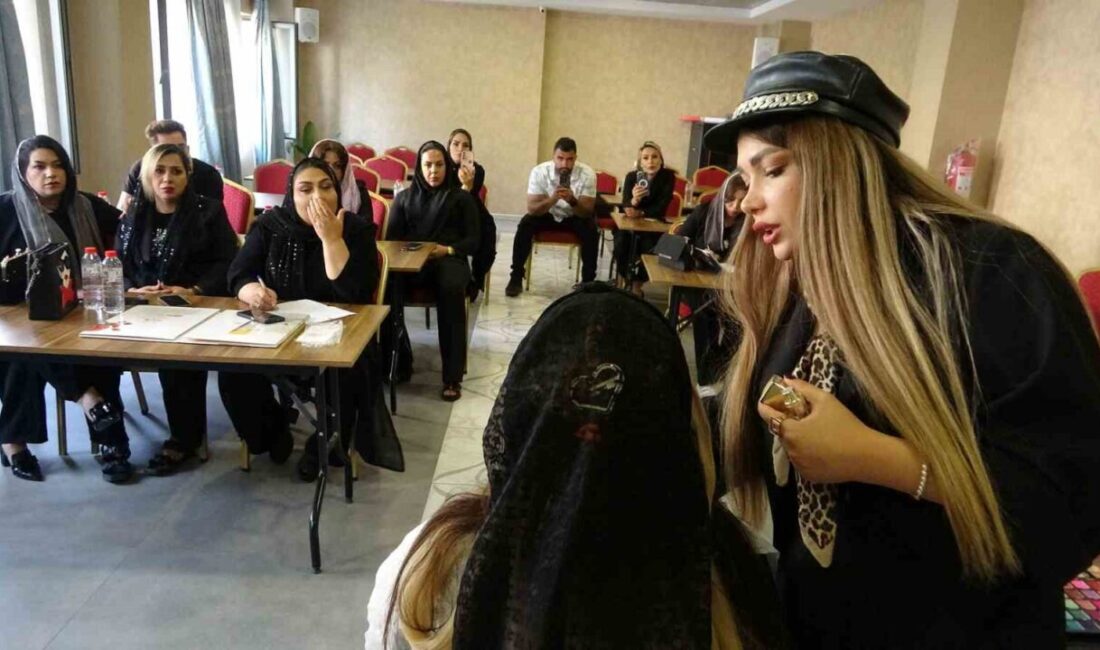 Yaz tatili nedeniyle Van’a gelen İranlılar, bir yandan eğleniyor bir