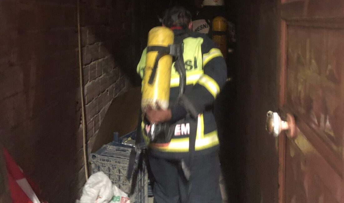 Adıyaman’ın Besni ilçesinde bir iş yerinde çıkan yangın korkuttu. Edinilen