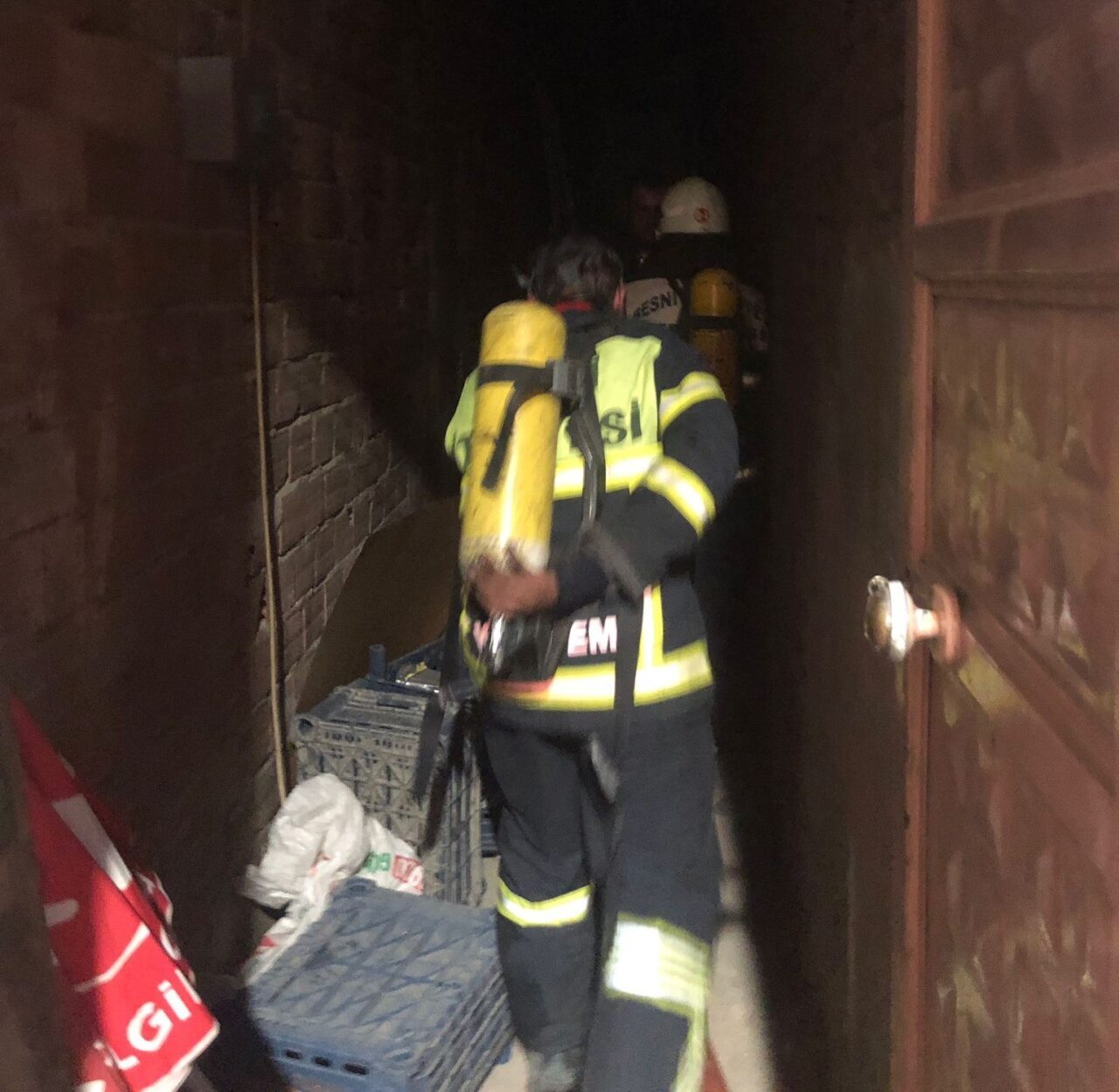 Adıyaman’ın Besni ilçesinde bir iş yerinde çıkan yangın korkuttu. Edinilen