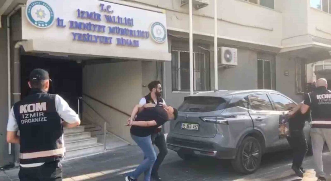 İzmir’e bağlı birçok ilçede iş yerlerini kurşunlayan şahıslara yönelik İzmir