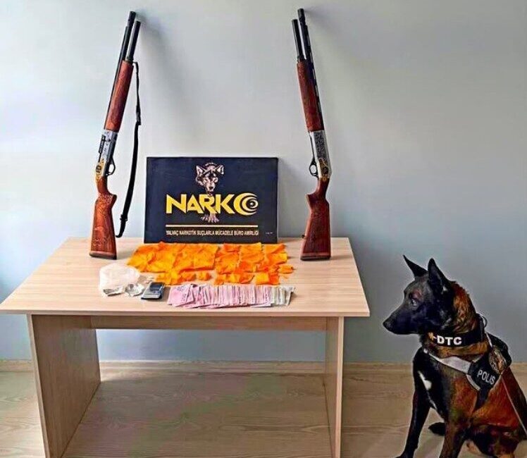 Isparta’nın Yalvaç ilçesinde düzenlenen narkotik operasyonunda binlerce kullanımlık sentetik uyuşturucu