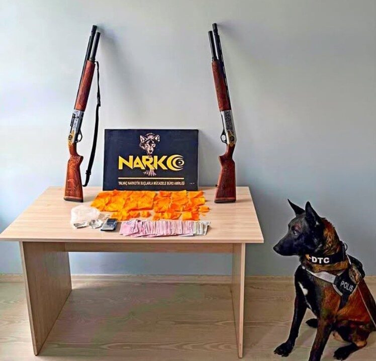 Isparta’nın Yalvaç ilçesinde düzenlenen narkotik operasyonunda binlerce kullanımlık sentetik uyuşturucu