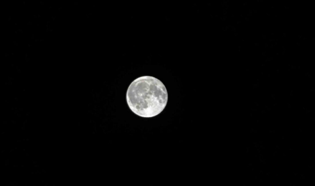 “Sturgeon Moon” ya da “mersin balığı dolunayı” olarak bilinen ağustos