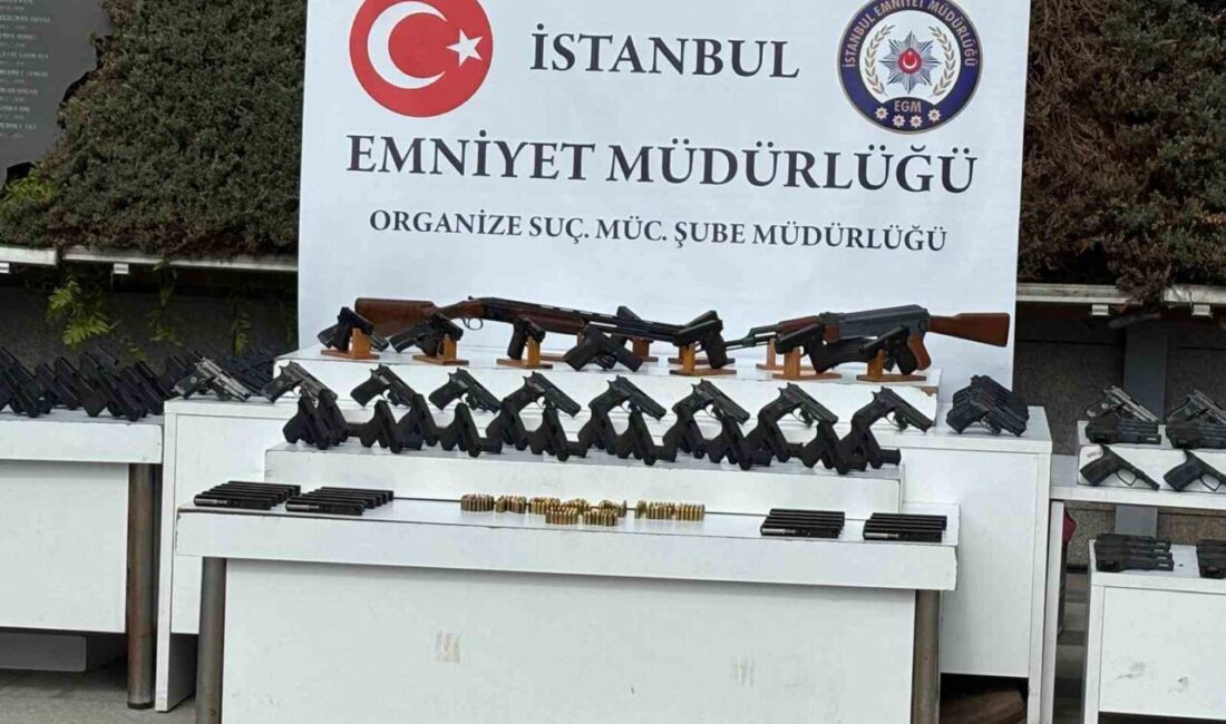 İstanbul’da motosikletli suç çetelerine ve sosyal medyada silah teşhir eden