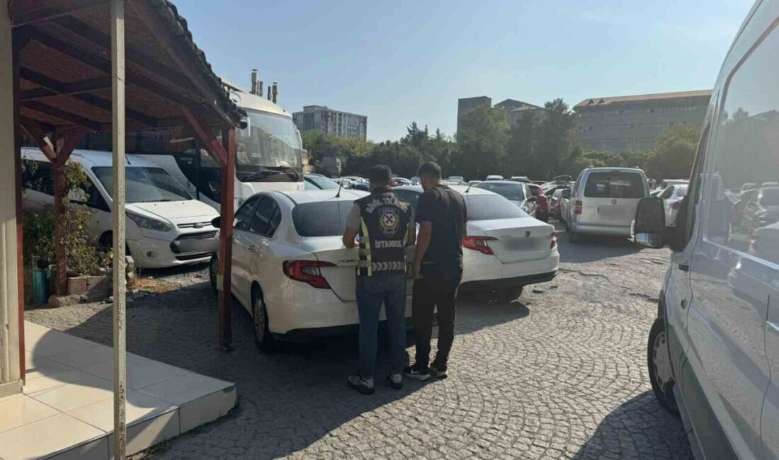 İstanbul’da trafiği tehlikeye düşürerek tehlikeli hareketler yapan 3 şahıs polis