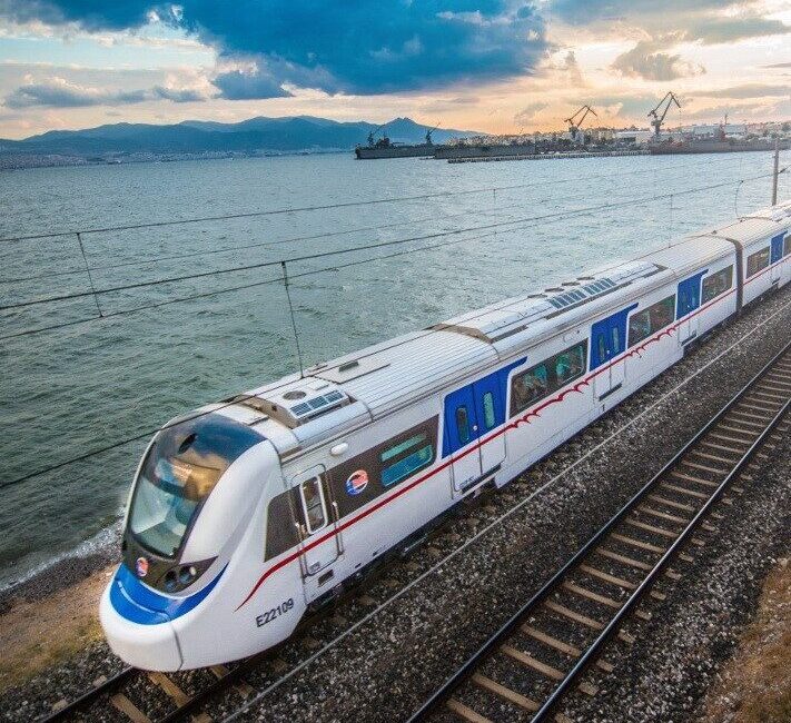 İzmir Büyükşehir Belediyesi’nin aldığı kararla İZBAN’da 90 dakika aktarma ve