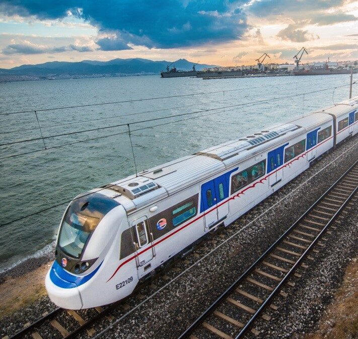 İzmir Büyükşehir Belediyesi’nin aldığı kararla İZBAN’da 90 dakika aktarma ve