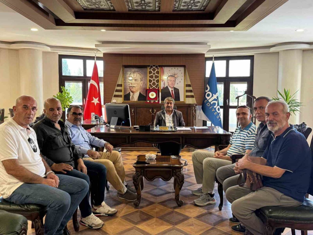 Patnos Belediye Başkanı Abdülhalik Taşkın, İzmir Patnoslular Derneği Başkanı Musa