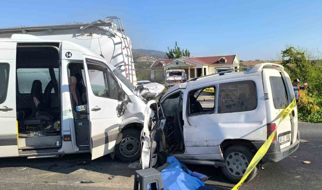 İzmir’in Kemalpaşa ilçesinde işçileri taşıyan servis minibüsü ile hafif ticari