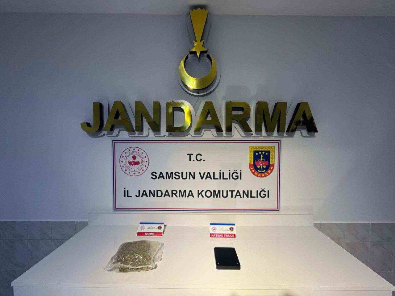 Samsun’un Bafra ilçesinde jandarma tarafından düzenlenen 2 ayrı uyuşturucu operasyonunda