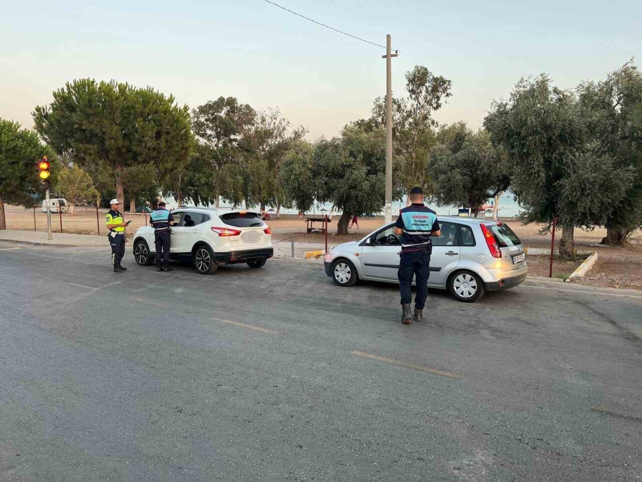 Aydın’ın Didim ve Sultanhisar ilçelerinde jandarma ekiplerince ‘Sıcak Nokta’ uygulaması