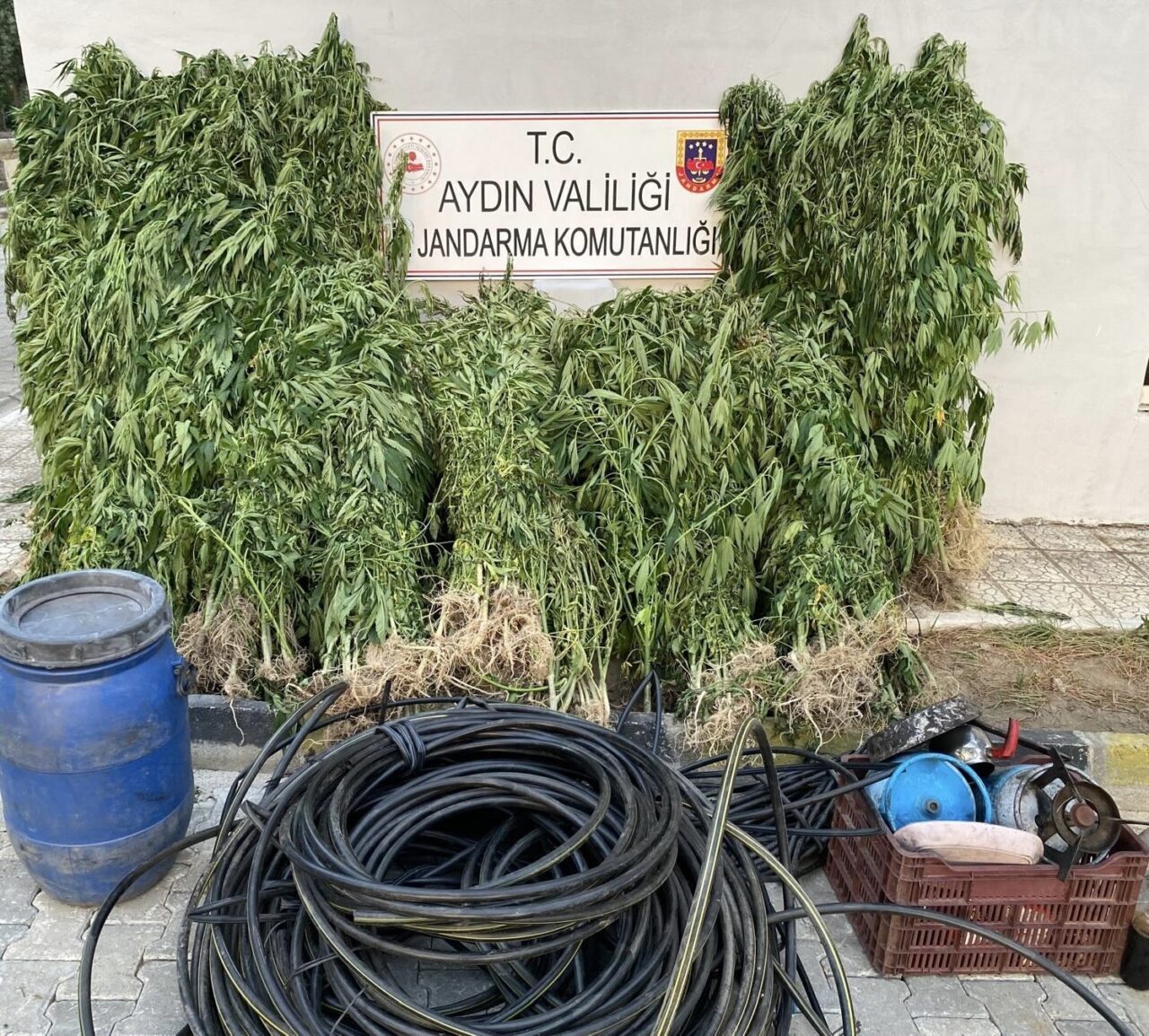 Aydın’da uyuşturucu kullanımı ve ticaretine yönelik yapılan 3 günlük operasyonlarda