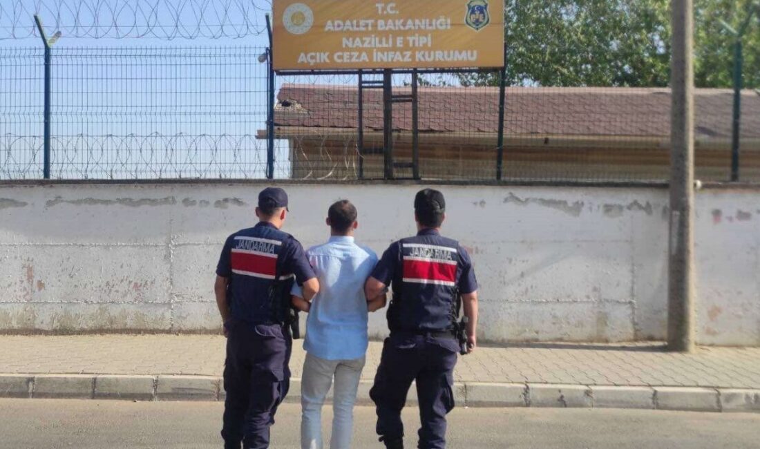 Aydın İl Jandarma Komutanlığı ekipleri, hakkında yakalama kararı bulunan şahıslara