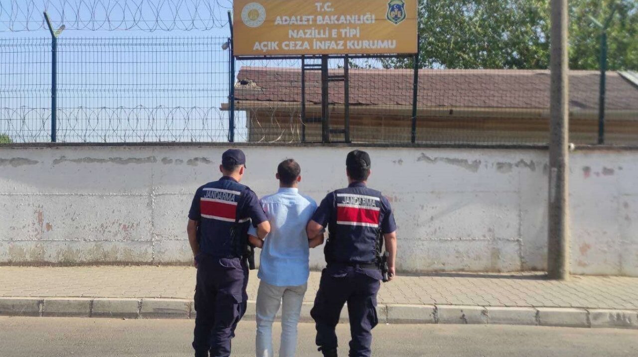 Aydın İl Jandarma Komutanlığı ekipleri, hakkında yakalama kararı bulunan şahıslara