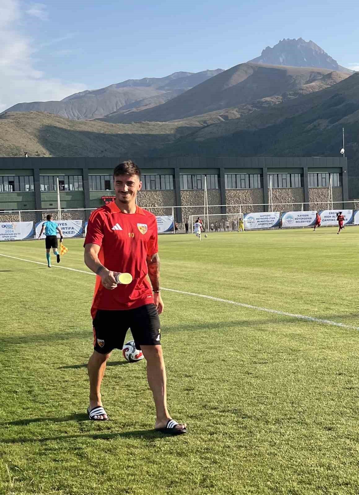 Kayserispor Portekizli 10 numara Joao Mendes’i kadrosuna kattı. Süper Lig