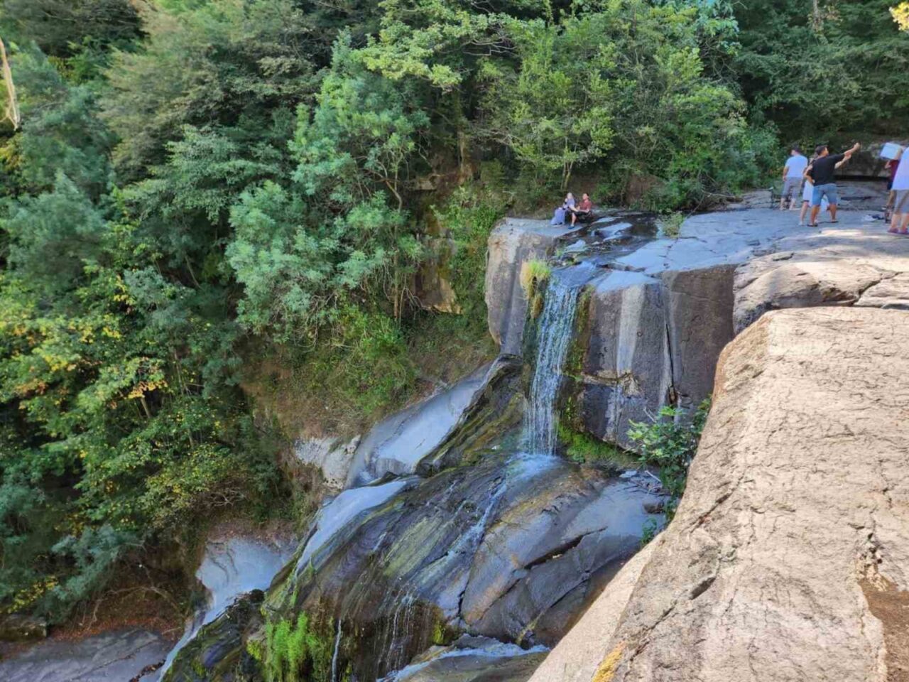 Samsun’un doğal güzelliklerinden Kabaceviz Şelaleleri, dağcılık, trekking ve fotoğraf meraklılarının