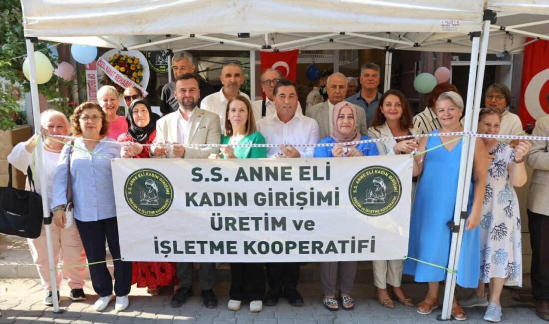 Yunusemre Belediyesi’nin desteklediği Anne Eli Kadın Kooperatifi, girişimci kadınların üretim