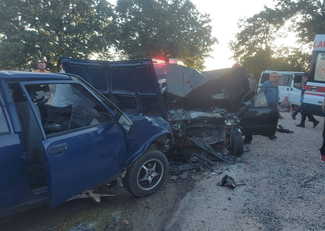 Bursa’nın Mustafakemalpaşa ilçesine bağlı Körekem Mahallesi yakınlarında meydana gelen trafik