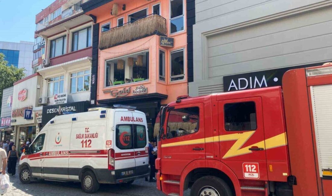 Denizli’nin Merkezefendi ilçesi Bayramyeri Çarşısında faaliyet gösteren kafede fritözden yangın