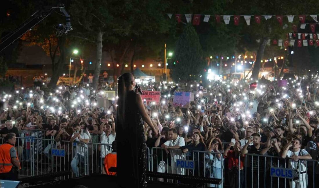 Kahramanmaraş’ta düzenlenen Uluslararası Geleneksel Ağustos Fuarı, misafirlerini ağırlamaya devam ediyor.