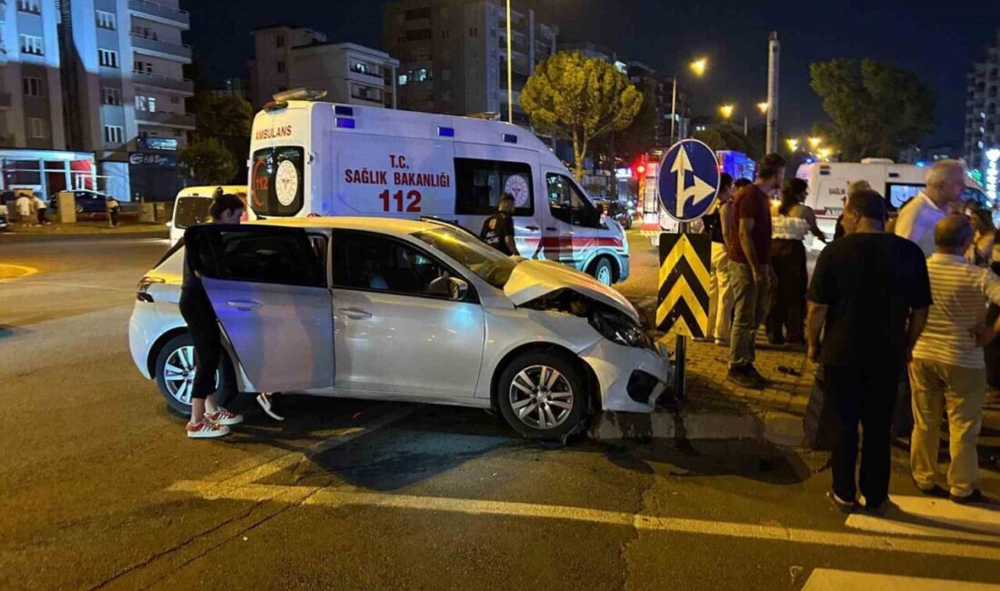 Kahramanmaraş’ta meydana gelen trafik kazasında 1’i polis 4 kişi yaralandı.