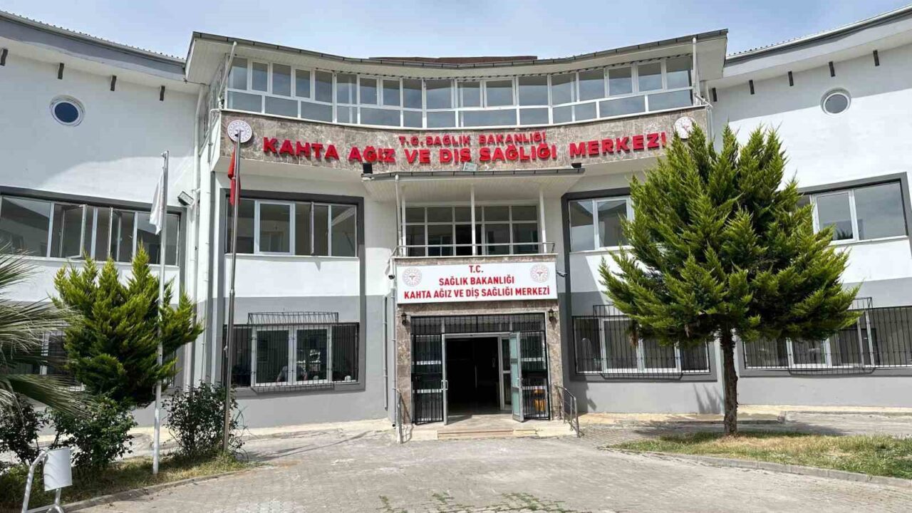 Adıyaman’ın Kahta Ağız ve Diş Sağlığı Merkezi’nde mesai dışı poliklinik