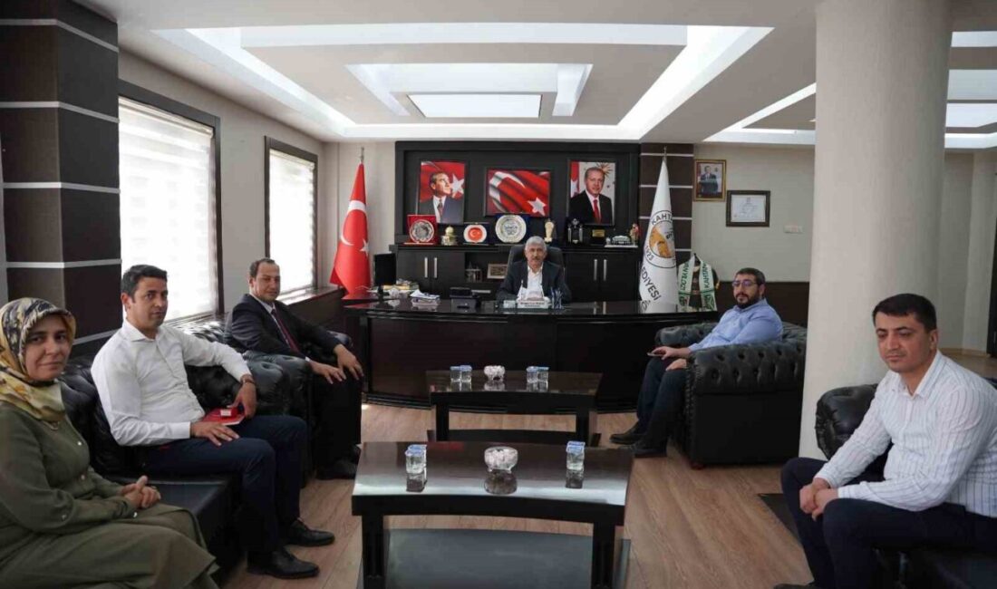 Adıyaman’ın Kahta Belediyesi, belediye personelinin banka maaş promosyonu için gerçekleştirdiği