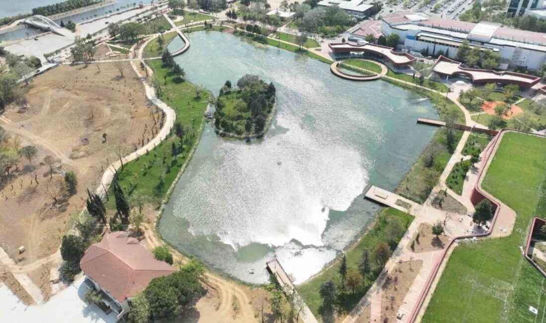 İzmit Millet Bahçesi’ne dönüştürülen eski fuar alanının simgesi olan kalp