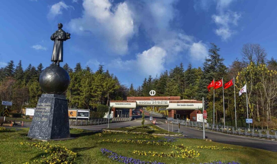 Anadolu Üniversitesi, nitelikli eğitiminin yanı sıra sunduğu gelişmiş kampüs imkânlarıyla